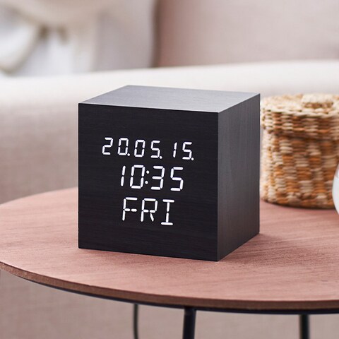 �f�W�^���u���v