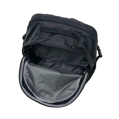 PATAGONIA Refugio Day Pack 26L ブラック_3