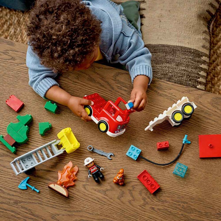 DUPLO ホース付き消防車と消防士 10473 【プラザセレクト】