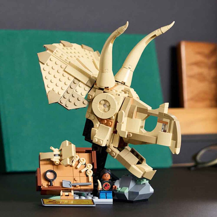 JURASSIC WORLD 恐竜の化石:トリケラトプスの頭蓋骨 76969 【プラザセレクト】
