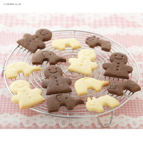 【メール便】貝印 一度にたくさん抜けるかわいいクッキー型 ひと・ゾウ・ウサギ 000DL8002【代引き不可】_1