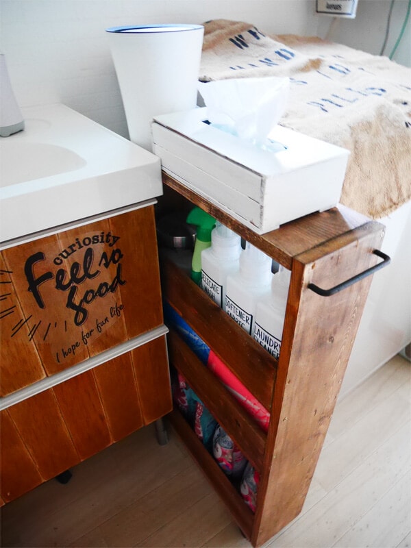 洗面所の隙間を有効活用!サイズに合わせてDIYしたランドリーワゴン
