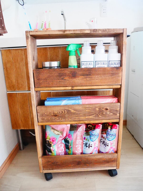 洗面所の隙間を有効活用!サイズに合わせてDIYしたランドリーワゴン