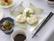 �e�[�u���͗��₩�Ƀu���[�̃N���X�ɁA����Ă炵��