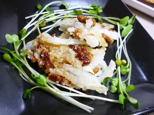 玉ねぎと納豆のサクサク焼き