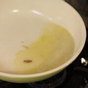 フライパンに残ったスープのみを「乳化」させるまで煮詰める