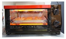 上下4本のヒーターでムラのない高火力。