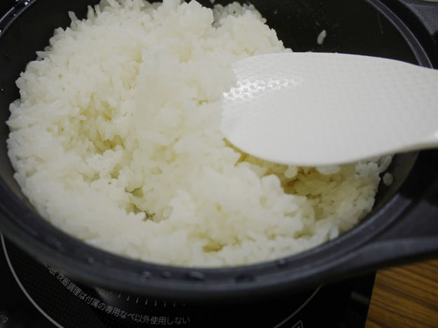 ご飯の見た目は通常の炊飯器と同じ出来です。全く問題ございません。
