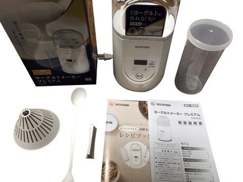 牛乳パックではなく、付属の容器でもヨーグルトが作れます。