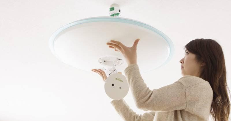 LEDシーリングライトの取り付け方・工事不要!女性でも簡単