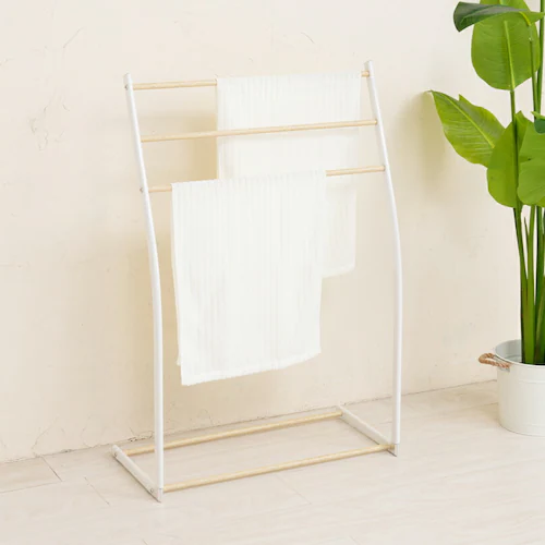 物干しスタンド おしゃれ 通販 タオルスタンド タオル掛け スマートタオルスタンド 永井興産 NK-540 タオルハンガー バスタオル 干し 部屋干し 室内物干し スチール 木目 ランドリー用品 洗濯_1