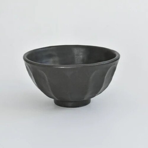 ブラック 美濃焼 小鉢 通販 日本製 小皿 美濃 焼 10cm 取り皿 副菜 取皿 和食器 おしゃれ モダン かわいい 花形 花型 お花 サラダ デザート 電子レンジ対応 食洗機対応 朝食 おやつ 夕_2