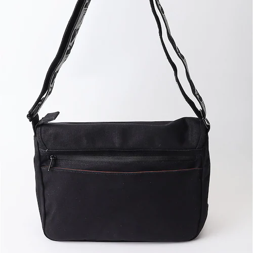 fender �t�F���_�[ �o�b�O 950-6004 �ʔ� �V�����_�[�o�b�O �{�f�B�o�b�O �΂߂����o�b�O �V�����_�[�o�b�N ���b�Z���W���[�o�b�O �t���b�v �z �R�b�g�� ���z ������ B5 �u�����h _11