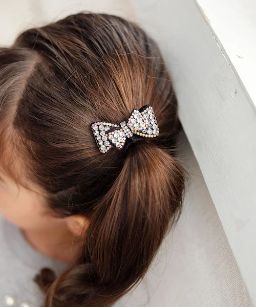 ヘアクリップ リボン 小さめ 通販 Rora ローラ イルミ ヘアークリップ 髪どめ 髪留め ヘアアクセサリー 髪飾り キラキラ ビジュー 女の子 入園式 卒園式 入学式 卒業式 結婚式 発表会 おし_5