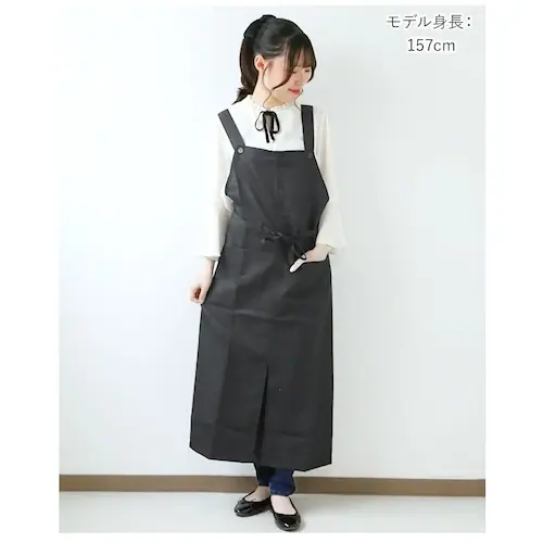 エプロン おしゃれ 通販 エプロン ナチュラル レディース メンズ 男女兼用 撥水加工 ロング丈 ブラック ワンピース フリーサイズ サロン カフェ 長め はっ水 無地 スリット 前掛け ギフト プレ_2