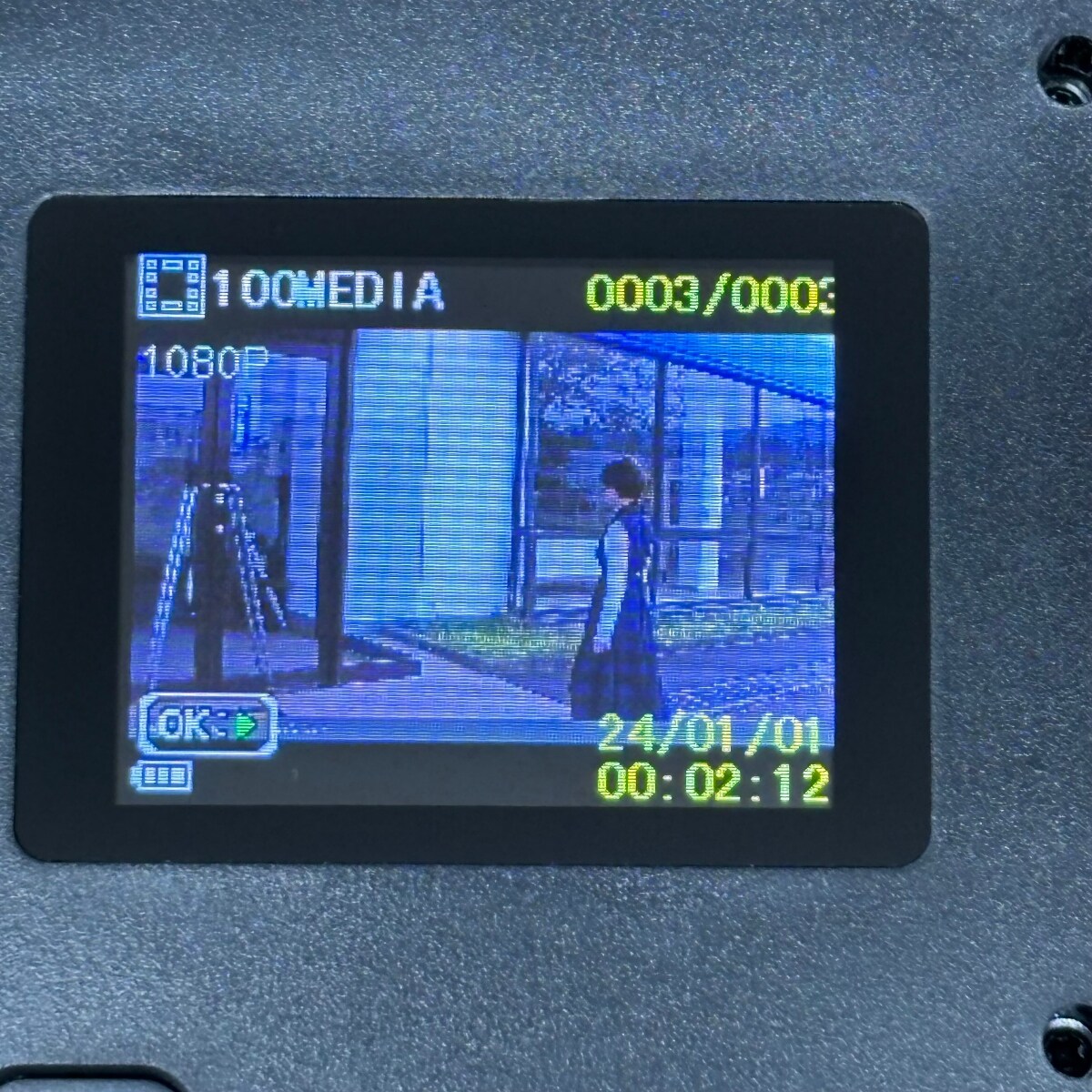 配線不要 モニター搭載赤外線防犯カメラ DL-240119 SE1044459