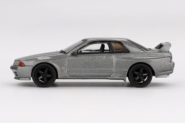 送料込み価格】MINI GT 1/64 Nissan スカイライン GT-R (NISMO BNR32