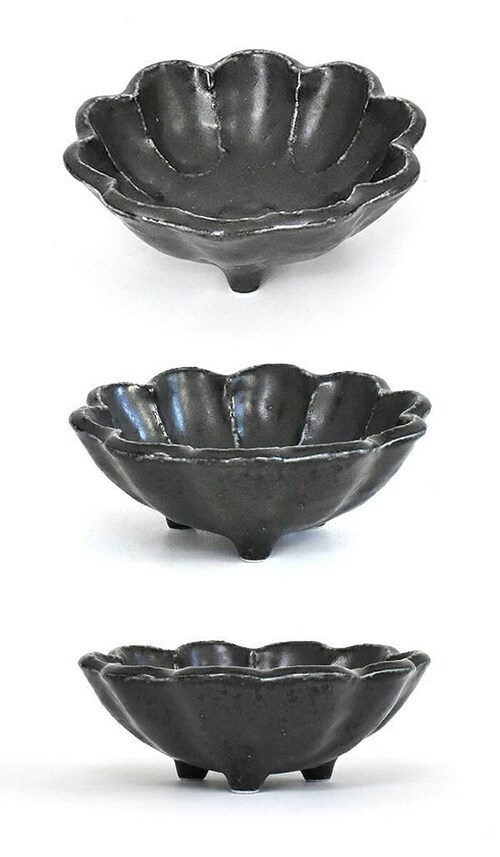 ブラック 美濃焼 小鉢 通販 日本製 小皿 美濃 焼 10cm 取り皿 副菜 取皿 和食器 おしゃれ モダン かわいい 花形 花型 お花 サラダ デザート 電子レンジ対応 食洗機対応 朝食 おやつ 夕_4