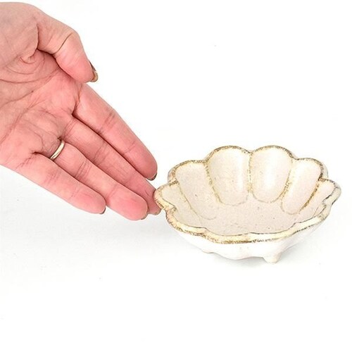 ブラック 美濃焼 小鉢 通販 日本製 小皿 美濃 焼 10cm 取り皿 副菜 取皿 和食器 おしゃれ モダン かわいい 花形 花型 お花 サラダ デザート 電子レンジ対応 食洗機対応 朝食 おやつ 夕_7