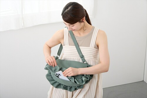 CHOCO レディース ショルダー 通販 レディースバッグ ショルダーバッグ ショルダーバック 大人 女子 バッグ フリル 肩掛け お出かけバッグ 半月形 ポケット多め 軽量 軽い きれいめ フリルバ_4