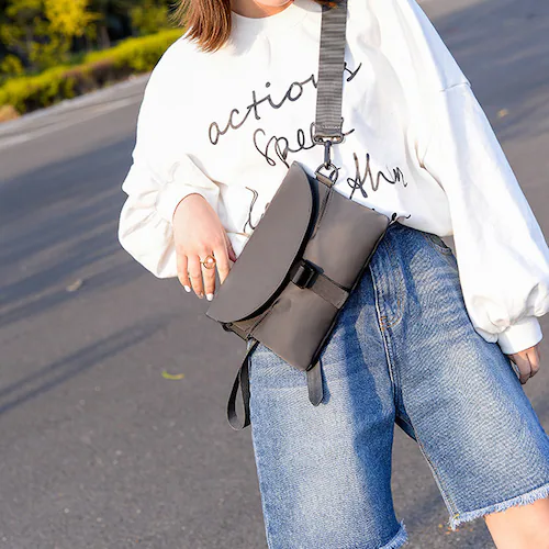 ぺたんこショルダーバッグ ブラック_1