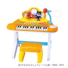 NEW�L�����s�J����������ɃX�e�[�W�~���[�W�b�N�V���[