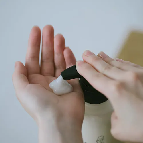 樋屋奇応丸 ヒヤドットママボディケアミルク500ml 【プラザセレクト】_3