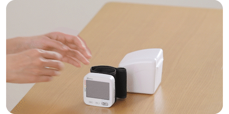 手首式血圧計 ホワイト IBPM-WA04-W5