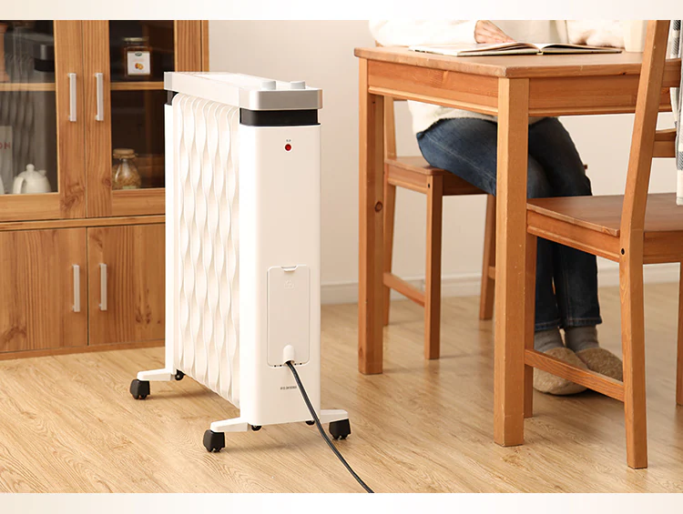 【訳あり】ウェーブ型オイルヒーター メカ式 タオルハンガー付 ホワイト IWHH-1212D-W25