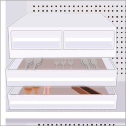 A4サイズの書類がしまえる引出しケースで、カトラリーやコースターを収納