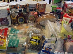 食品の棚卸しをして、使っていないモノと使う見込みのないモノを処分する