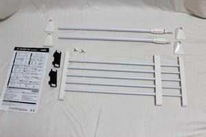 B伸縮棚のパーツを確認する。