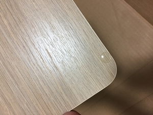 C扉受けゴムシールを貼り付ける