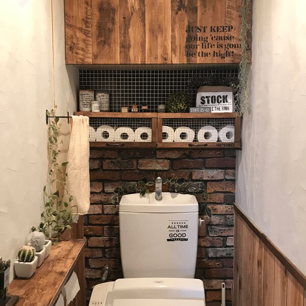 簡単便利!突っ張り棒棚でトイレットペーパー収納