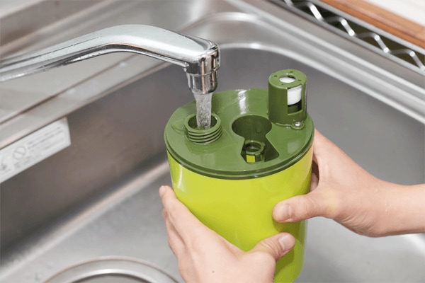 加湿器の給水画像