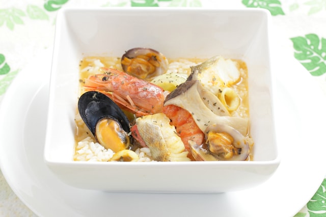 「冷やご飯」de見た目も華やか!オシャレに〆るなら「魚介のリゾット」
