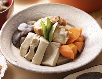 高野豆腐と油麩の煮しめ