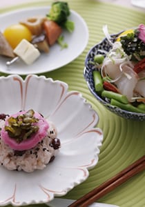 いつもの料理が盛り付けだけでこんなに華やかに!