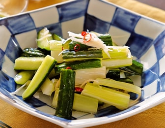セロリときゅうりの炒め漬け