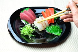 中央には、必ず白物を盛り付けます