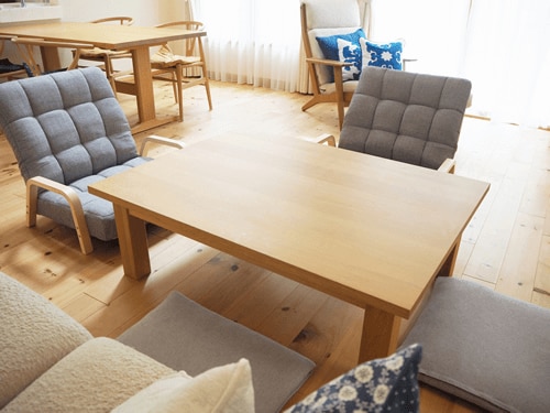 狭い部屋でも圧迫感なし 座り心地よくて移動も楽々なウッドアームチェア Hanaさんの商品レポート アイリスプラザ メディア 狭い部屋でも圧迫感なし 座り心地よくて移動も楽々なウッドアームチェア Hanaさんの商品レポート アイリスプラザ メディア