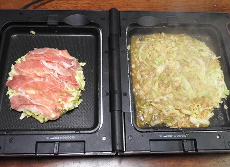 (左)お好み焼き、(右)もんじゃ