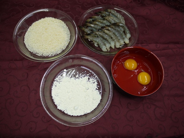 その他 フライの準備です。