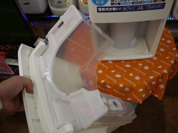 水受けタンクはここにあります。