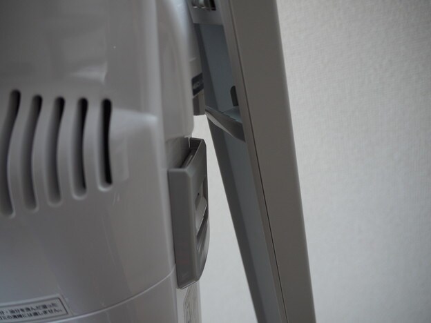 充電スタンドと本体はこのフックで引っかけます。