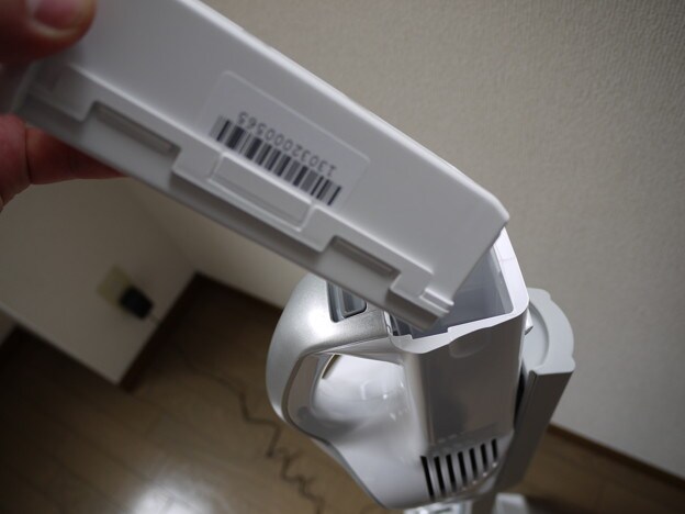 取り外し交換も簡単です