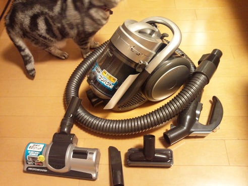 掃除機の部品、一式ゾロリ!