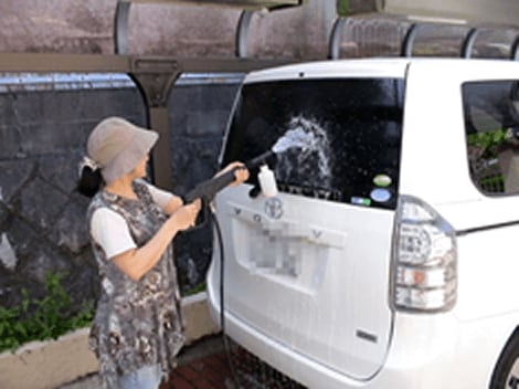 フォームランス使用中車全体が泡あわになりました。