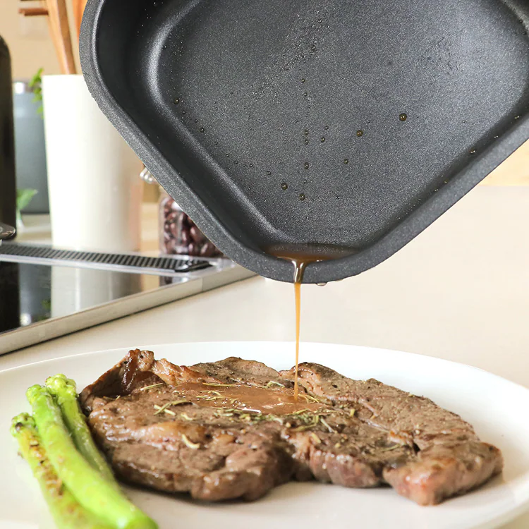 LIV PLUS 四角すぎる!フライパン 18cm ブラック ND-3631 【プラザセレクト】