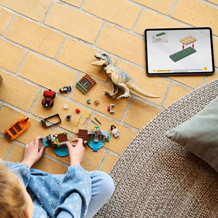 JURASSIC WORLD T-レックス 川づたいの脱出 76975 【プラザセレクト】